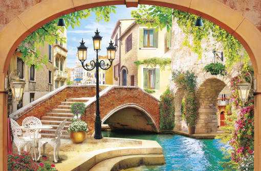 Арка с видом на мостик в Венеции
